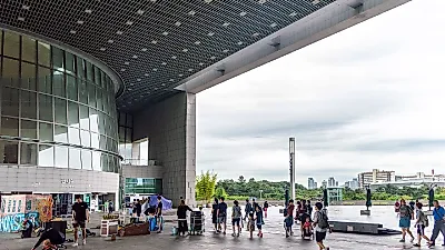 국립중앙박물관 1~8월 525만 명…관장 이임 속 수용 한계 과제