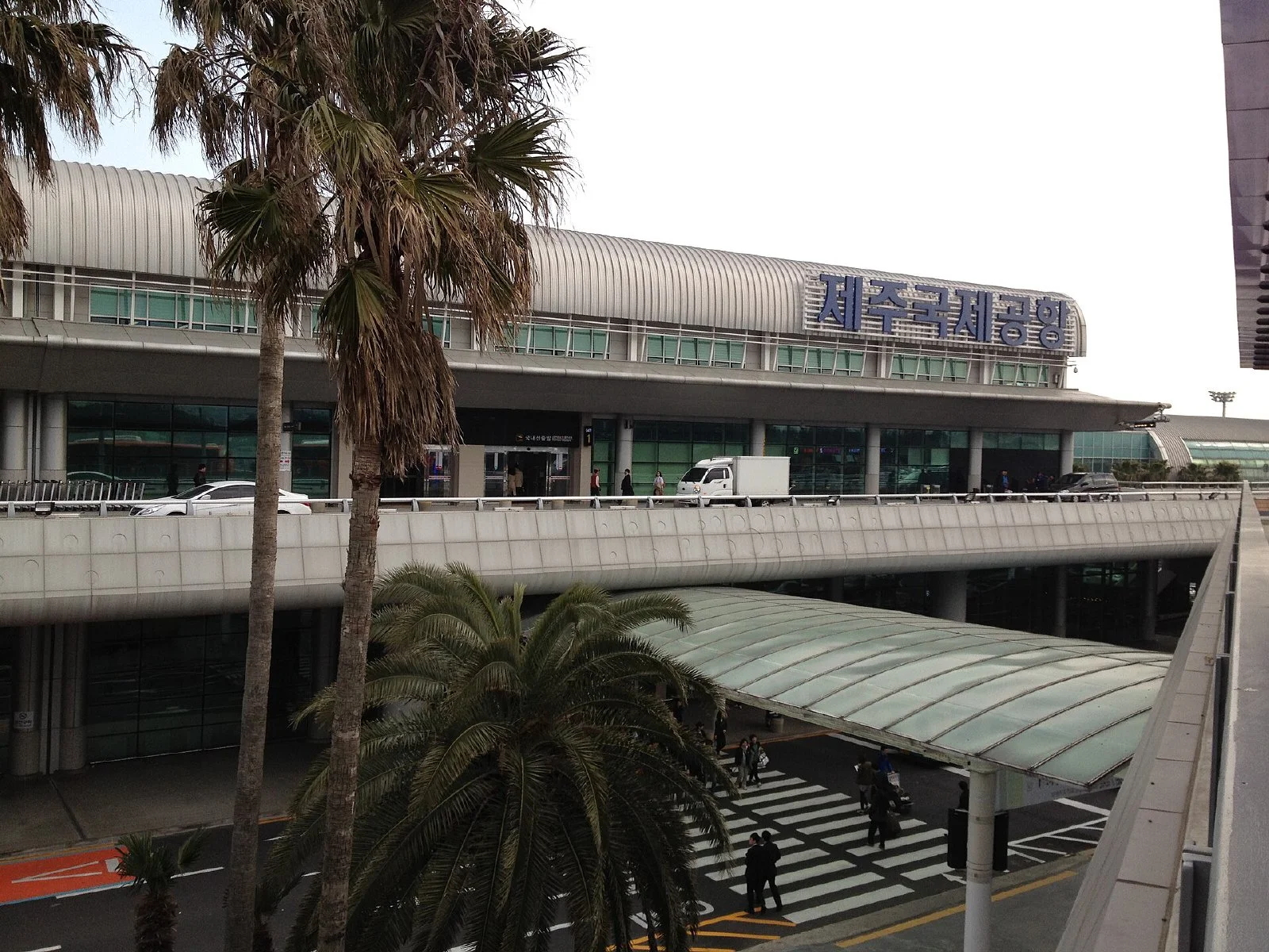 제주국제공항 여객터미널 외관