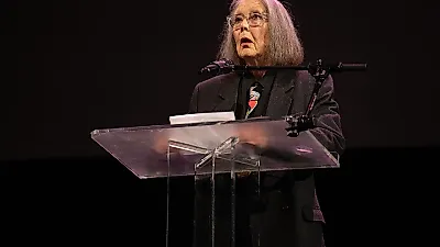 노벨문학상에 캐나다 시인 앤 카슨…국내 번역본 7종은 어디서 나왔나
